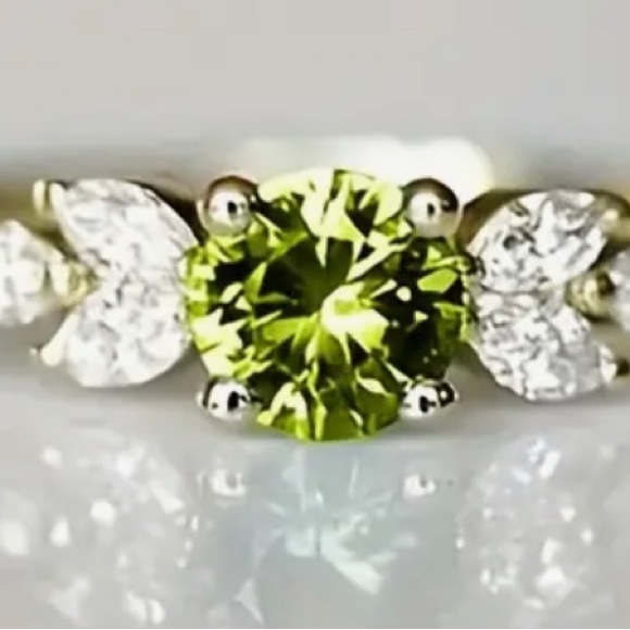 Ladies 14k gold plated Peridot and Zircon Ring Sizes 7, 8, 9, 10 NWT - Picture 7 of 8